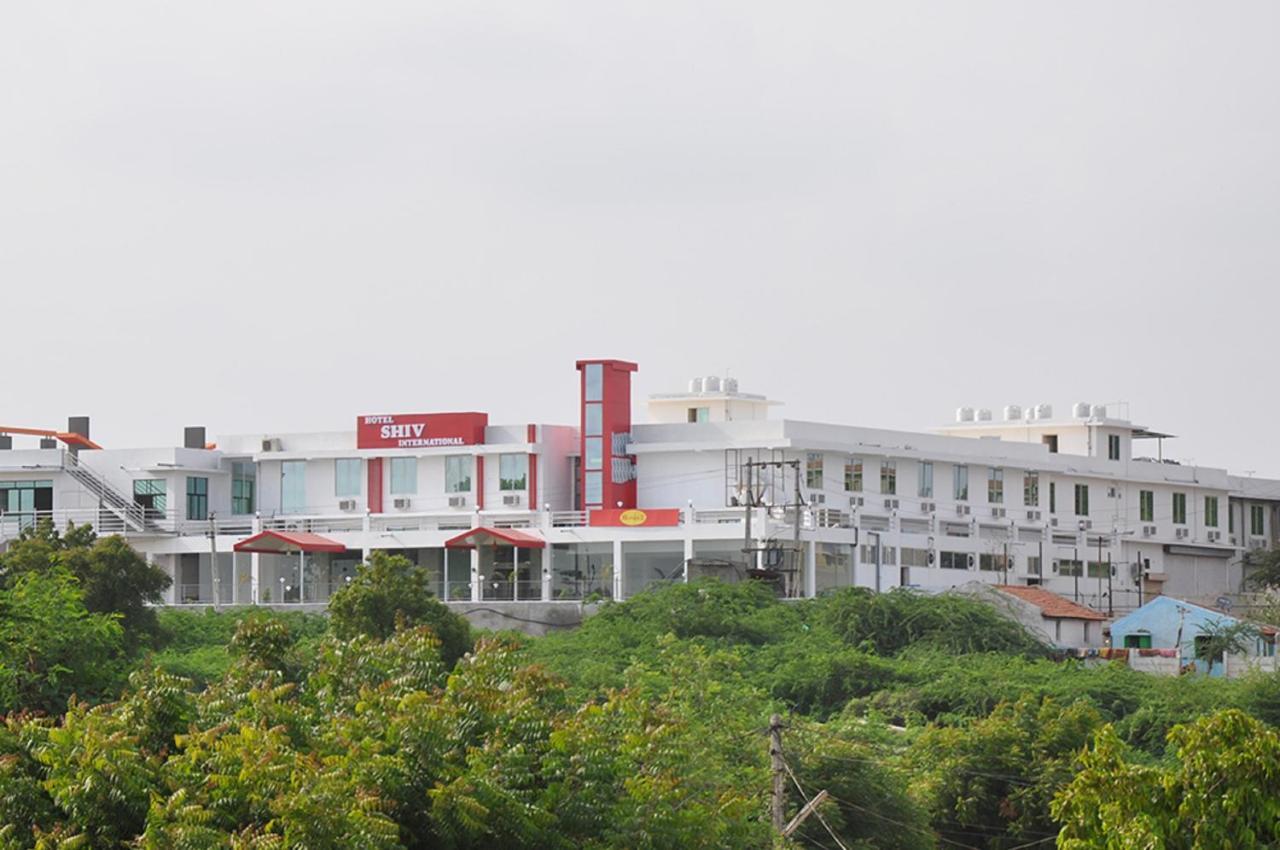 Hotel Shiv International Bhachau Exterior photo