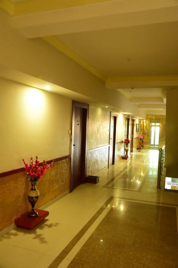 Hotel Shiv International Bhachau Exterior photo