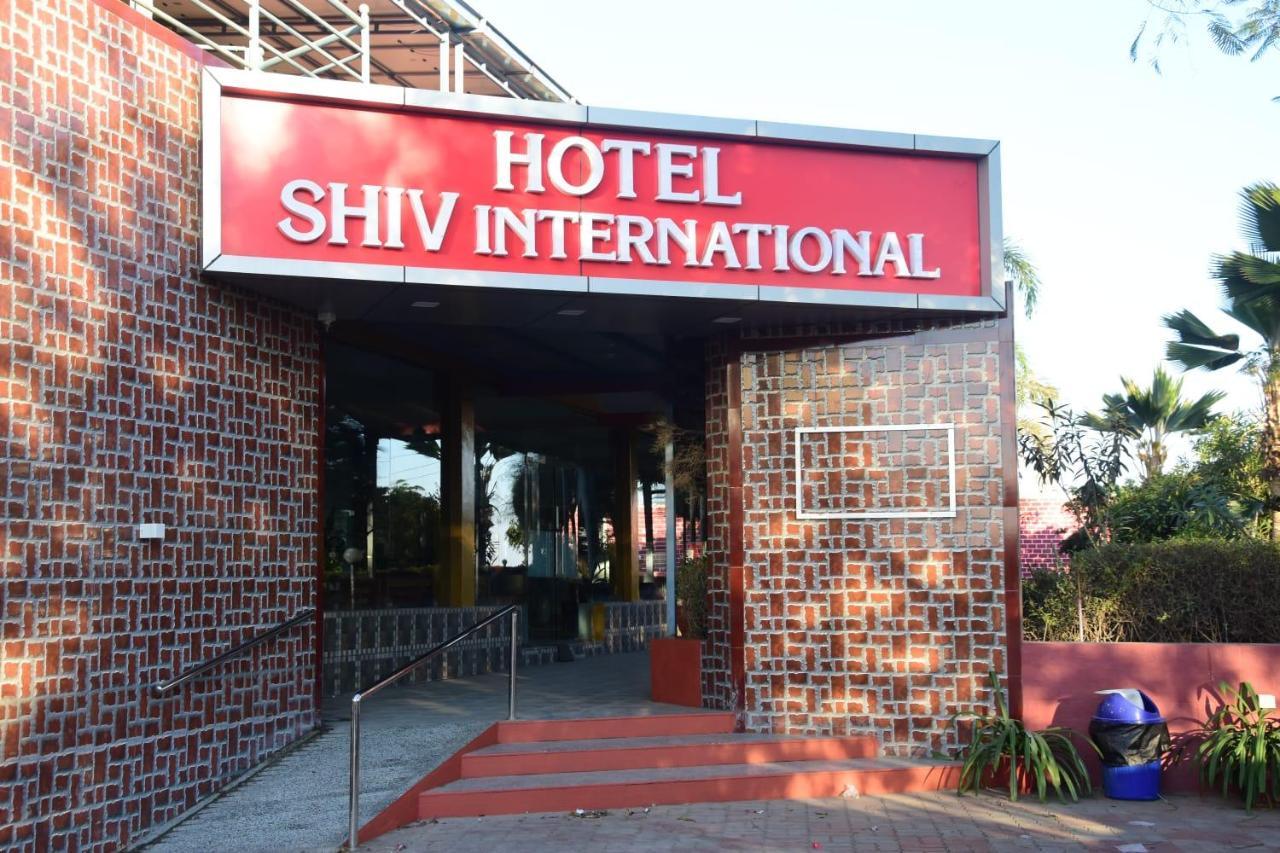 Hotel Shiv International Bhachau Exterior photo