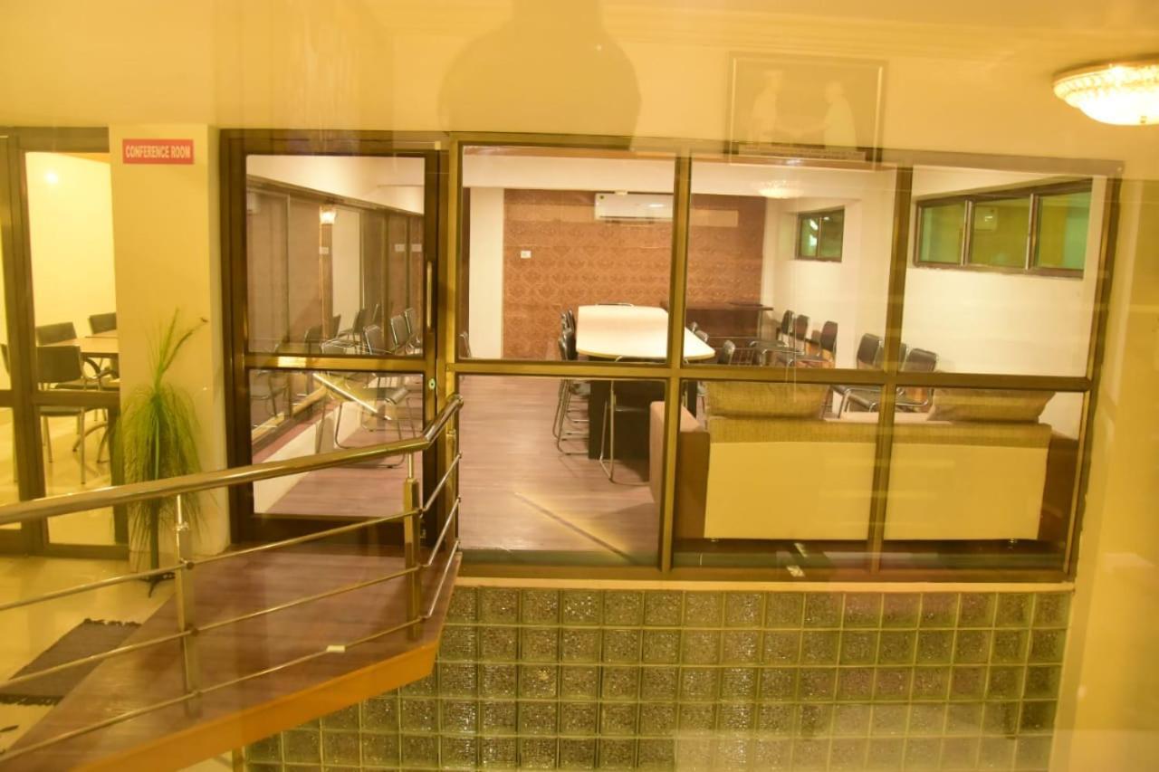 Hotel Shiv International Bhachau Exterior photo