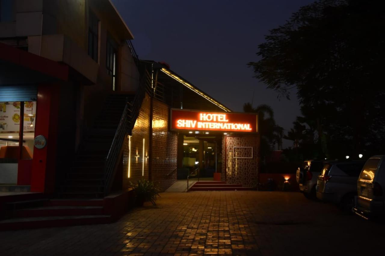 Hotel Shiv International Bhachau Exterior photo
